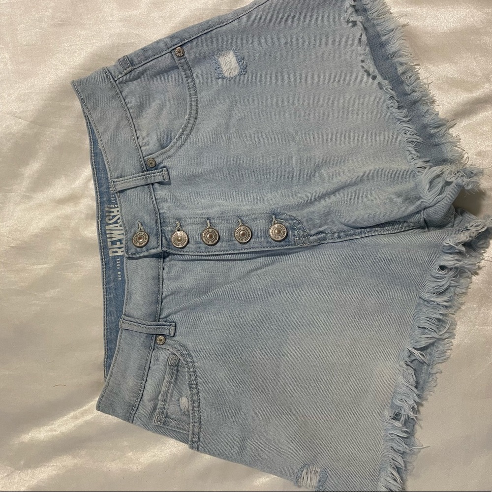 Rewatch cutoff denim shorts